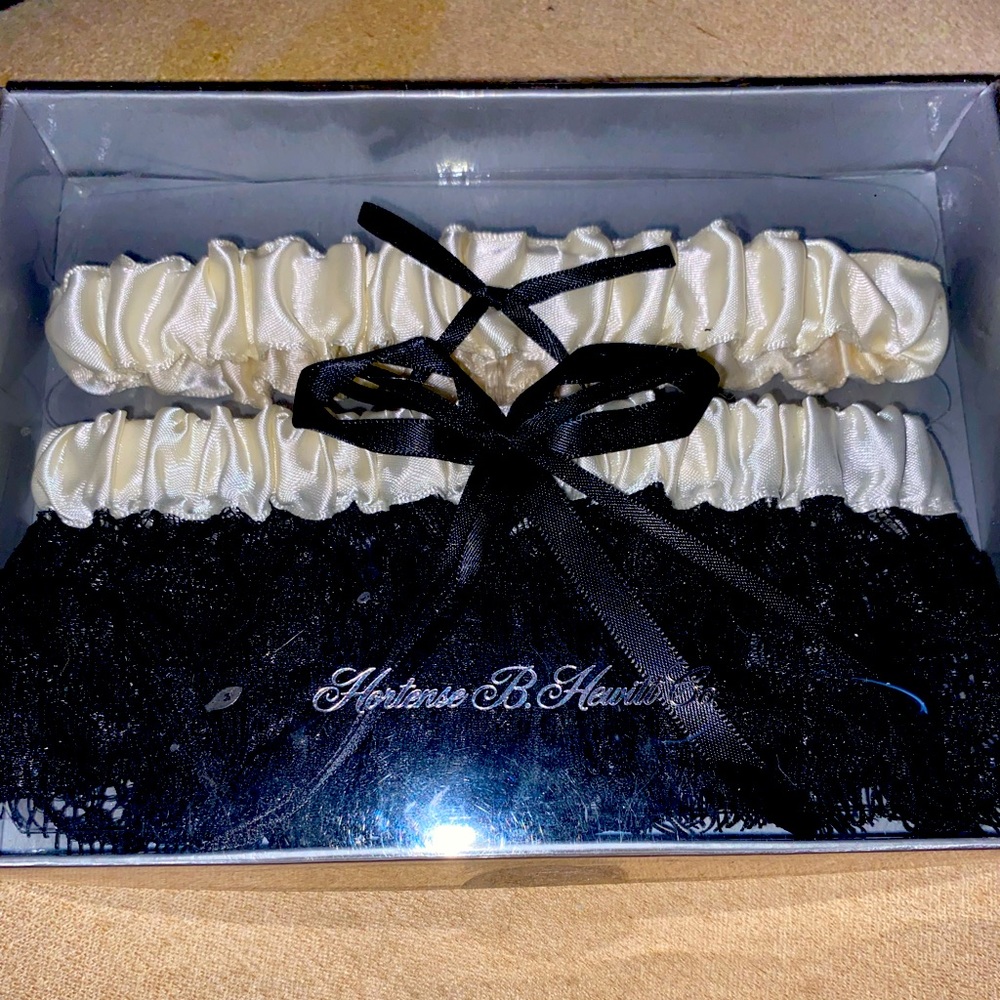 Wedding garter set!! New in box